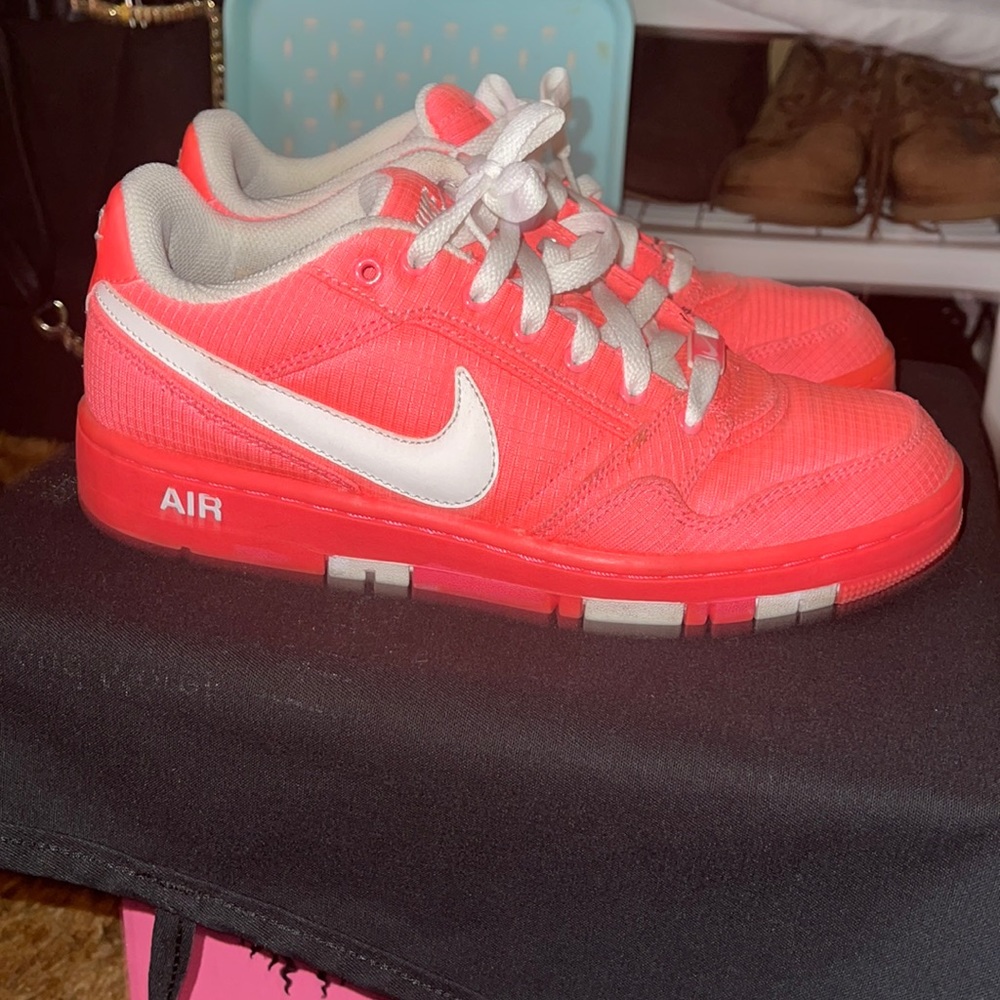 Nike Air Women’s Sneakers Size 8.5